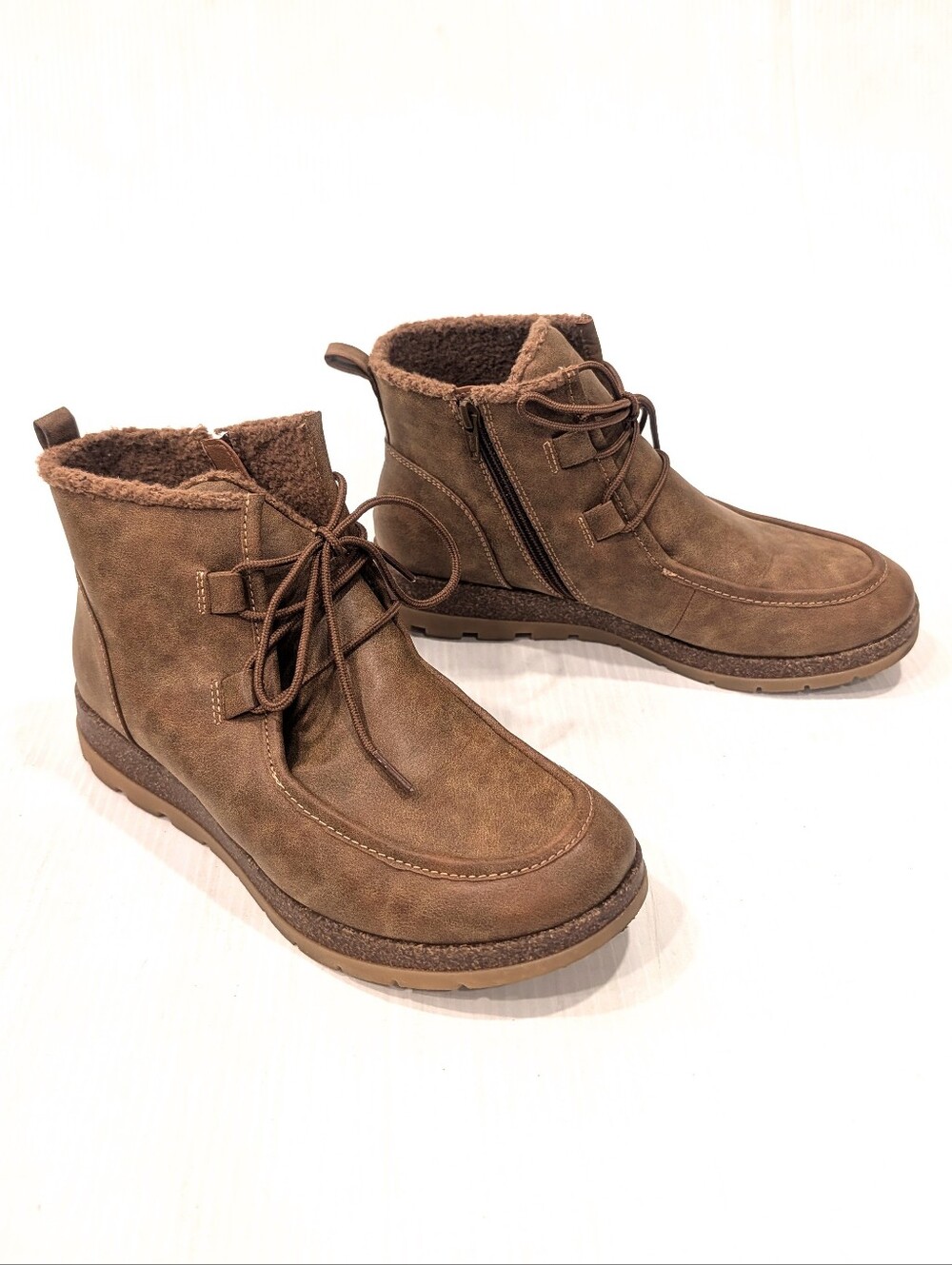 EURO SOFT Larabee Women's Brown Lace-Up Fur Lined Ankle Boots Size 9.5